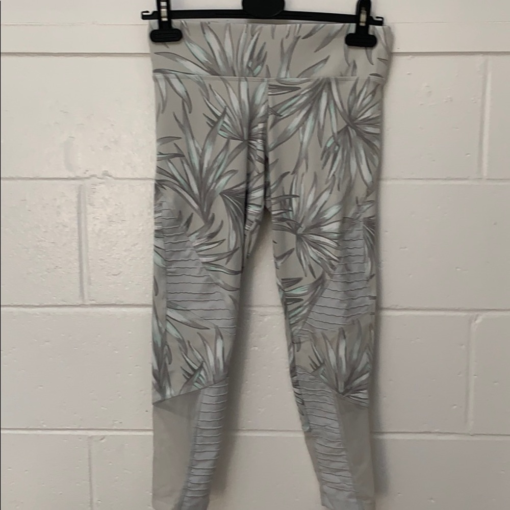 Victoria’s Secret Pink workout leggings size S